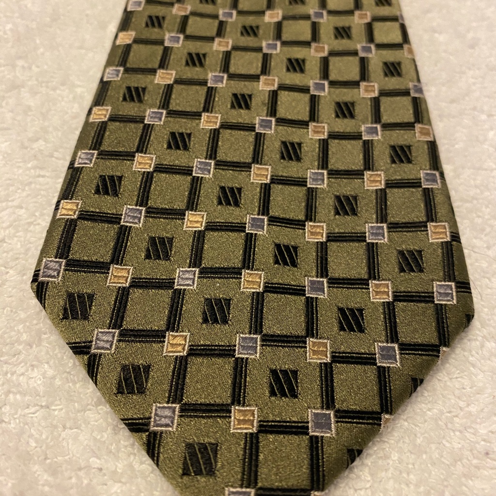Brand New Gorgeous Tie By Geoffrey Beene